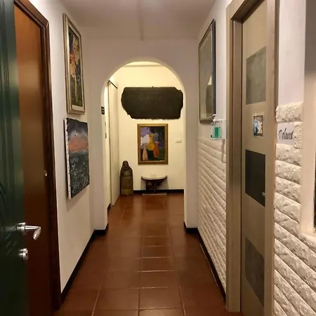 安菲塔卡梅尔阿勒特里5酒店 招待所 蒙特罗索阿尔马雷