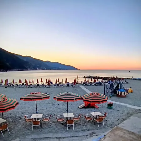 安菲塔卡梅尔阿勒特里5酒店 招待所