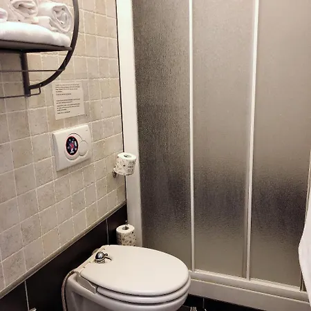 安菲塔卡梅尔阿勒特里5酒店 招待所 3*